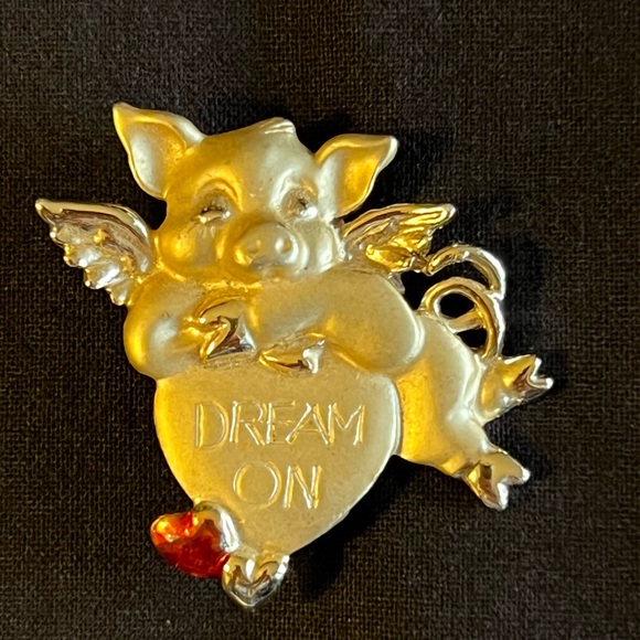 Pig with Wings Brooch - Picture 11 of 11